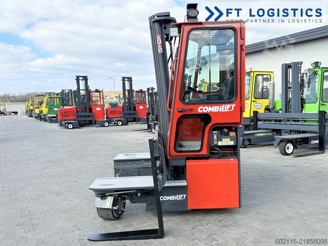 Fyrvägstruck Combilift C3000ET TRIPLEX 5940 WIDE FORK POSITIONE
