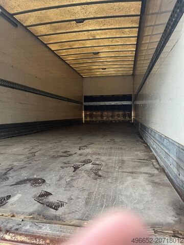 Camión furgón DAF LF 55 220