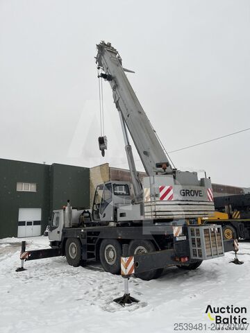 Grua móvel de carga Grove GMK 3055