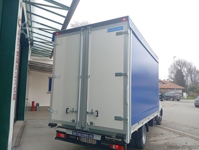 Plachtová dodávka Iveco Daily 35