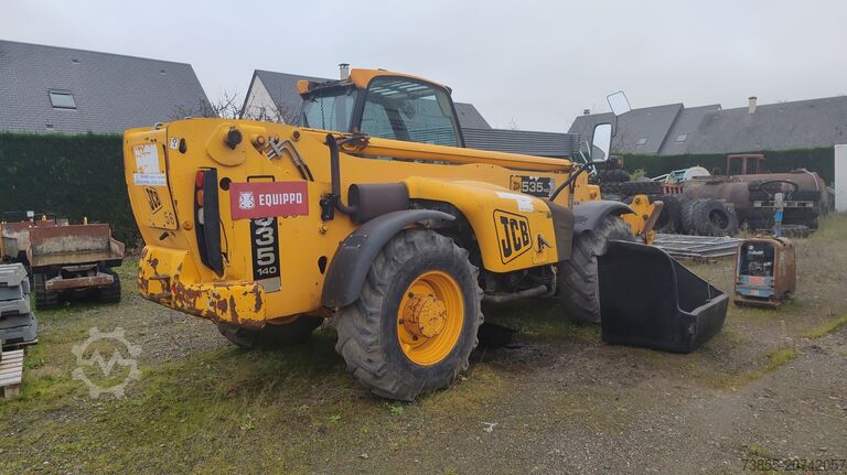 Teleskopický manipulátor JCB 535-140