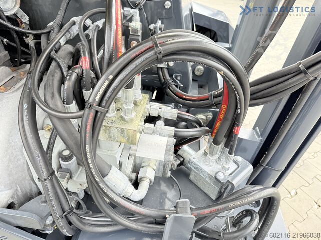 Stivuitor cu patru direcții Combilift CB4000 TRIPLEX 5200 FREE-LIFT POSITIONER