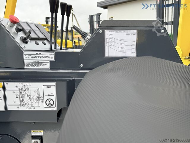 Stivuitor cu patru direcții Combilift CB4000 TRIPLEX 5200 FREE-LIFT POSITIONER