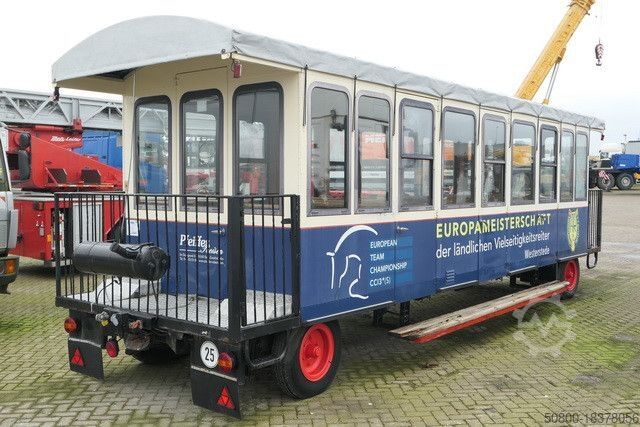 Fourgon Cordes Zugmaschine (Lokomotive) Personenanhänger