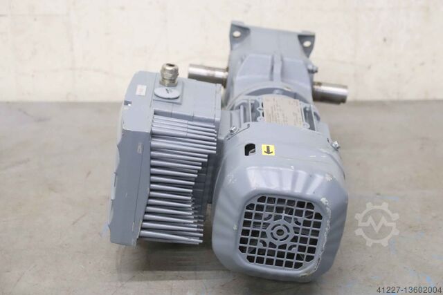 Getriebemotor 0,37-0,075 kW 31-6,3 U/min SEW-Eurodrive KAF37 DRS71S4BE05HR/MM03/AMA6