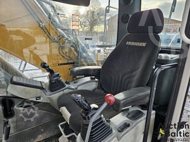 Crawler excavator Liebherr R922 LC