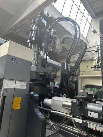 μηχανή χύτευσης με έγχυση Engel Victory 330H/200V/140 combi Ecodrive