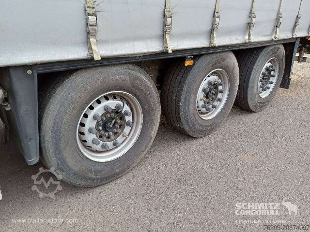 Auflieger mit Pritsche & Plane Schmitz Cargobull Curtainsider Standard Getränke