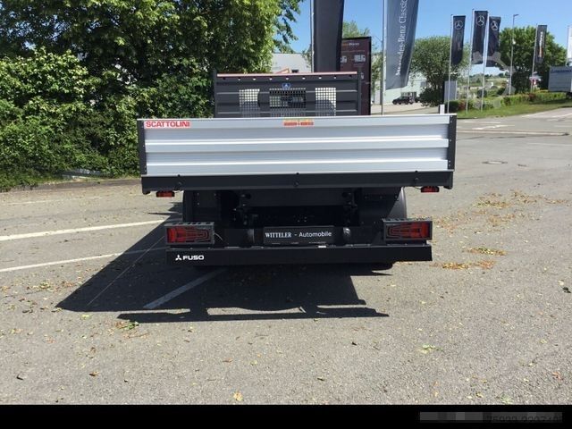 Pritschenwagen FUSO eCanter 7C18e M-Batterie Pritschenaufbau / LED