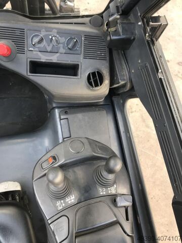 Stivuitor electric, transpalet electric, stivuitor frontal LINDE E25L-01