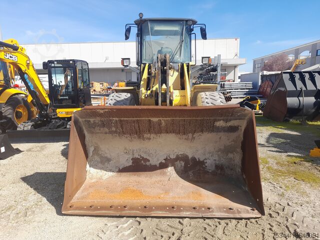 Kerekes rakodógép New Holland W170 B