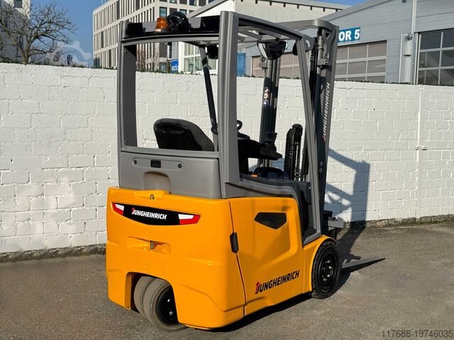 Elektromos háromkerekű Jungheinrich EFG 220 - Service Neu - Batterie 80% + Garantie