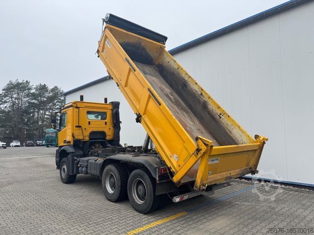 Tresidig tippbil MERCEDES-BENZ Arocs 5 2651 K 6x4 Bordmatik Klima Navi Kühlbox