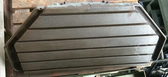 Rotary swivel and tilting table DECKEL unbekannt