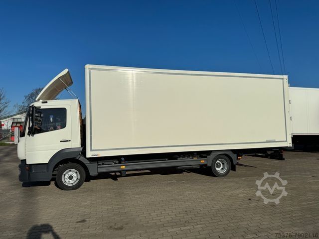 Κλειστό βαν MERCEDES-BENZ Atego 818 Möbelkoffer 3-Sitz AHK Junge Aufbau