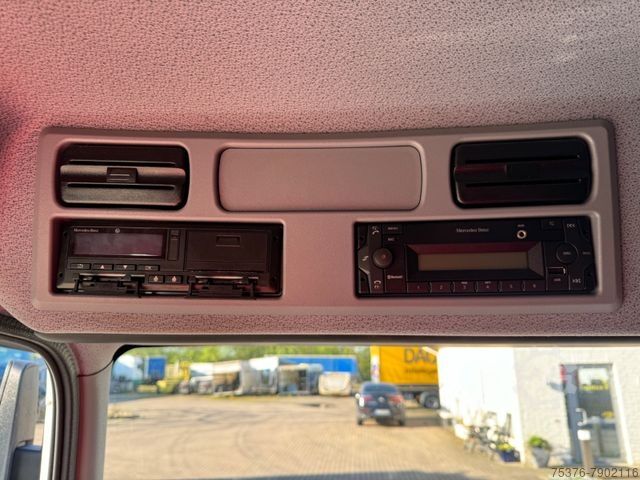 Κλειστό βαν MERCEDES-BENZ Atego 818 Möbelkoffer 3-Sitz AHK Junge Aufbau