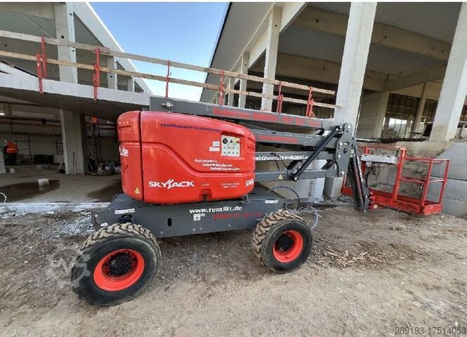 Hoogwerker zelfrijdend Skyjack SJ46 AJ Diesel 16m