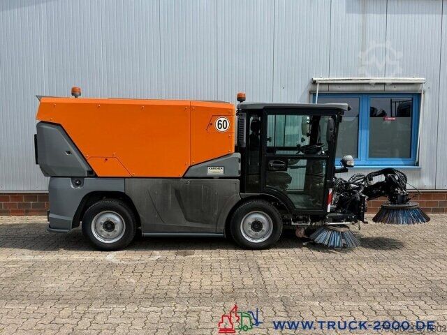 Yol süpürme aracı Kärcher Kärcher MC250 3Besen 60Km/h Wasserrecycling Sys.