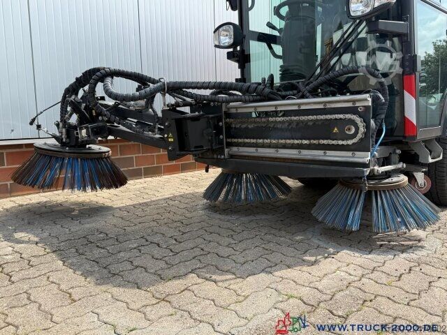 Yol süpürme aracı Kärcher Kärcher MC250 3Besen 60Km/h Wasserrecycling Sys.