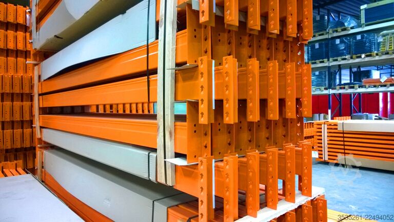 Armazenamento de paletes 4 x 11,3 m lang, 4,5 m hoch, 16 Rahmen 72 Traversen 3600, 3 Ebenen je 3t