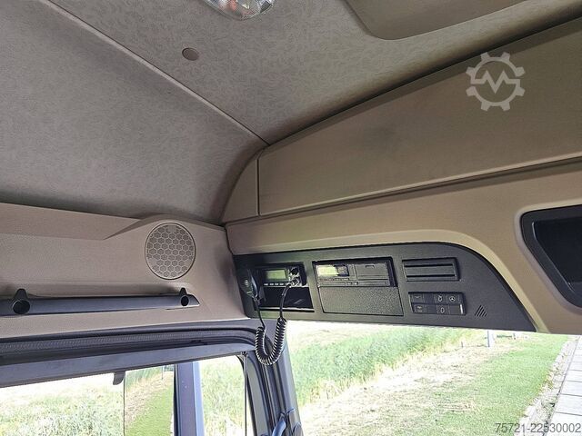 Standaard trekker MERCEDES-BENZ ACTROS 1832
