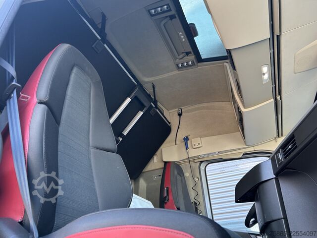 Standard tractor Volvo FH 460 Globetrotter / 534 dkm / Tacho V2 / Nigh...