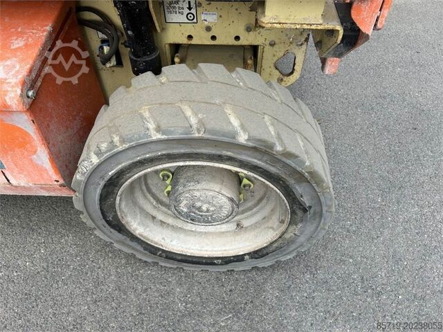 Nůžkový výtah JLG 4069 LE (3524)