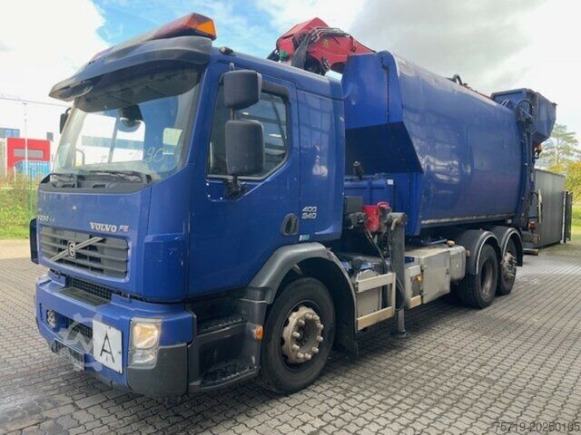 Vuilniswagen Volvo FE 340 6x2 mit Palfinger Kran
