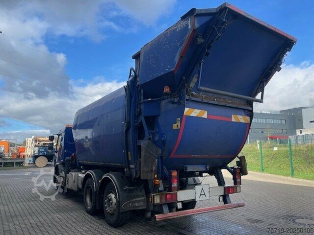 Vuilniswagen Volvo FE 340 6x2 mit Palfinger Kran