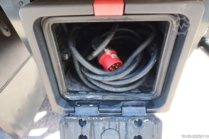 Gekoeld/bevroren transport FUSO Canter Thermoking T 600R Koel/Vries + Laadklep