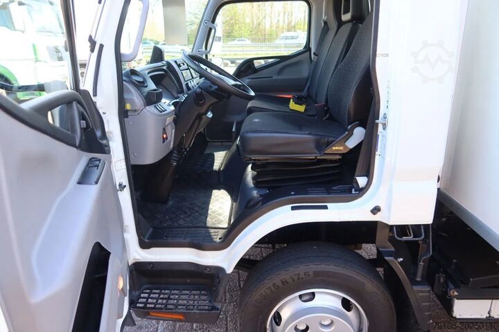 Gekoeld/bevroren transport FUSO Canter Thermoking T 600R Koel/Vries + Laadklep
