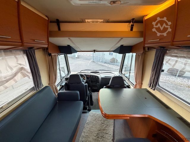 Integrovaný obytný vůz NIESMANN+BISCHOFF Flair 7100