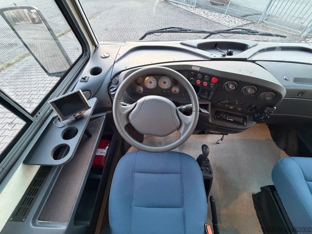 Integrovaný obytný vůz NIESMANN+BISCHOFF Flair 7100