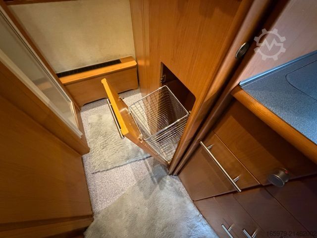 Integrovaný obytný vůz NIESMANN+BISCHOFF Flair 7100