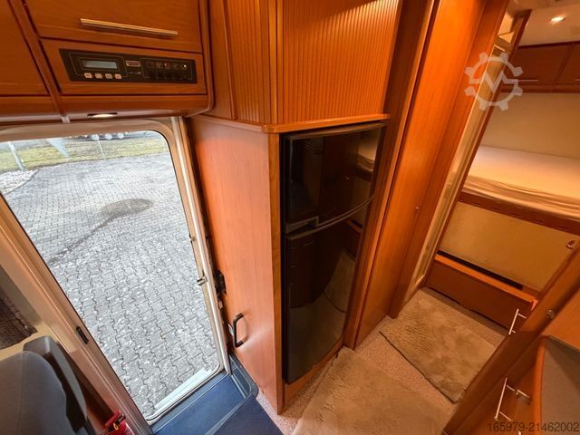 Integrovaný obytný vůz NIESMANN+BISCHOFF Flair 7100