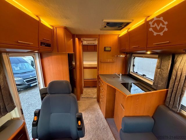 Integrovaný obytný vůz NIESMANN+BISCHOFF Flair 7100