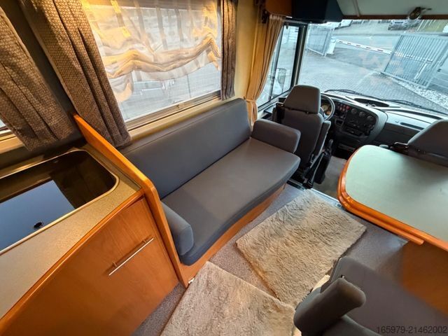 Integrovaný obytný vůz NIESMANN+BISCHOFF Flair 7100