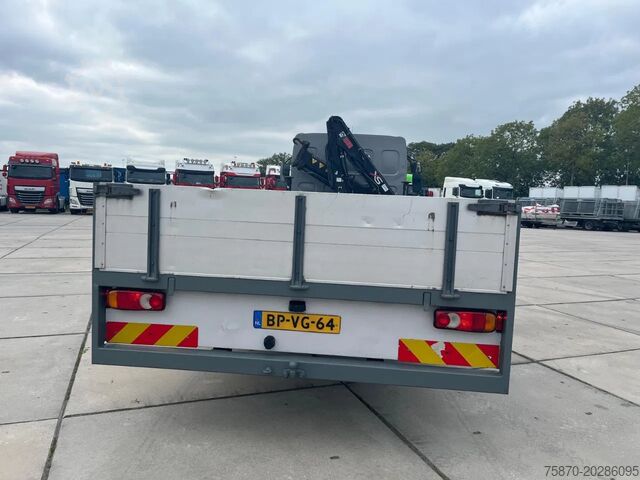 Vrachtwagen met kraan DAF LF 45 FA