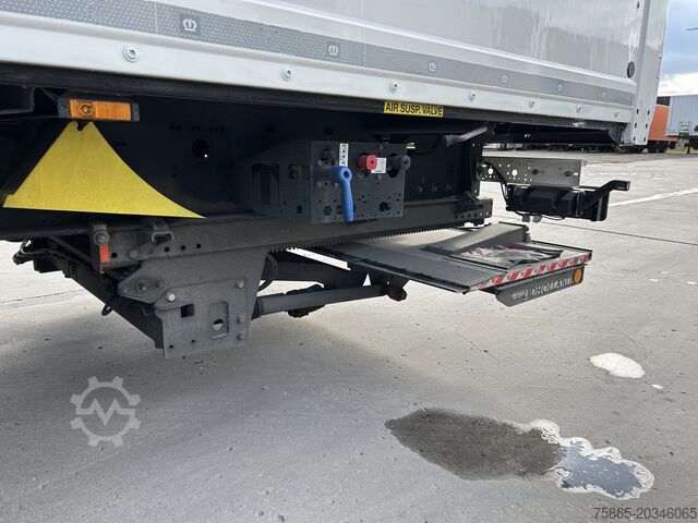Koffer Krone Dry Liner / Box / Loadlift 2000 kg / Disk / APK...
