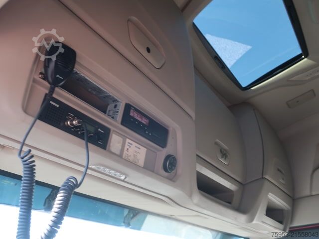 Standardowy ciągnik siodłowy Iveco S-Way AS 440 S 46 Intarder PTO