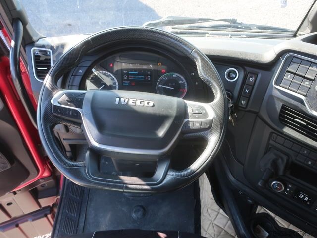 Standardowy ciągnik siodłowy Iveco S-Way AS 440 S 46 Intarder PTO