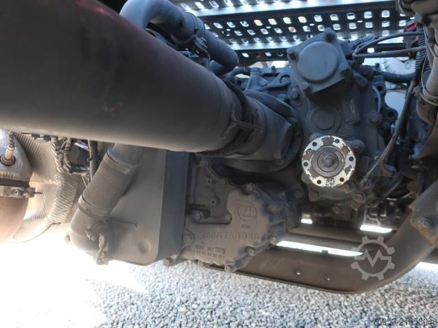 Standardowy ciągnik siodłowy Iveco S-Way AS 440 S 46 Intarder PTO