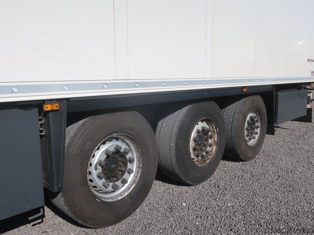 Naczepa chłodnia Schmitz Cargobull SKO 24 Bi- / Multitemp Vector 1950 mt  Doppelstock