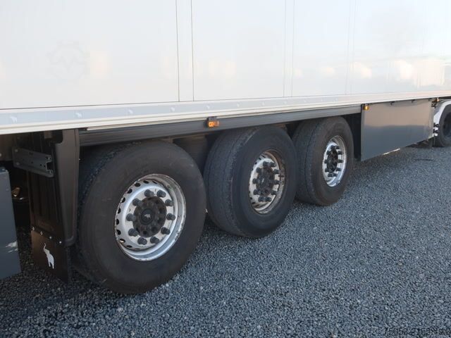 Naczepa chłodnia Schmitz Cargobull SKO 24 Bi- / Multitemp Vector 1950 mt  Doppelstock