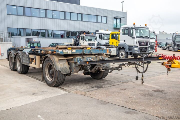 Μεταφορά εμπορευματοκιβωτίων VANHOOL CONTAINER AANHANGER
