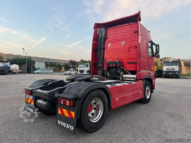 τυπική μονάδα τράκτορα VOLVO FH 460 GLOBETROTTER