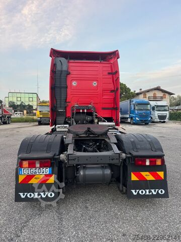 τυπική μονάδα τράκτορα VOLVO FH 460 GLOBETROTTER
