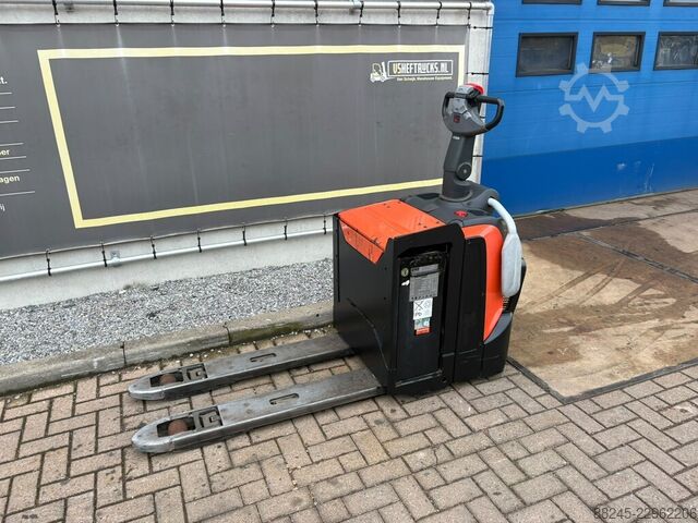 VS-23157 Electric ride-on pallet truck BT LPE200 BT LPE200