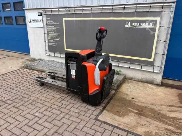 VS-23157 Electric ride-on pallet truck BT LPE200 BT LPE200