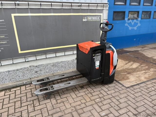 VS-23157 Electric ride-on pallet truck BT LPE200 BT LPE200